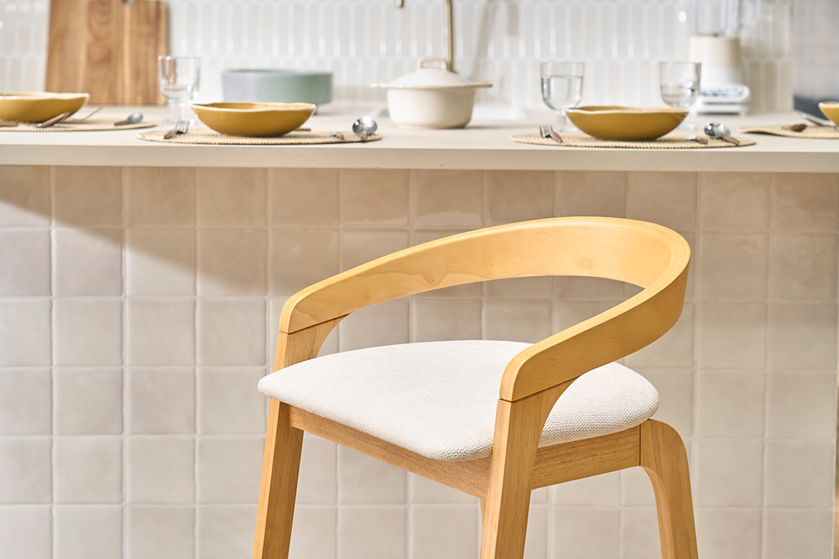 Taburetes de bar de tela efecto terciopelo texturizado beige y madera clara H68 cm (lote de 2) PULSO
