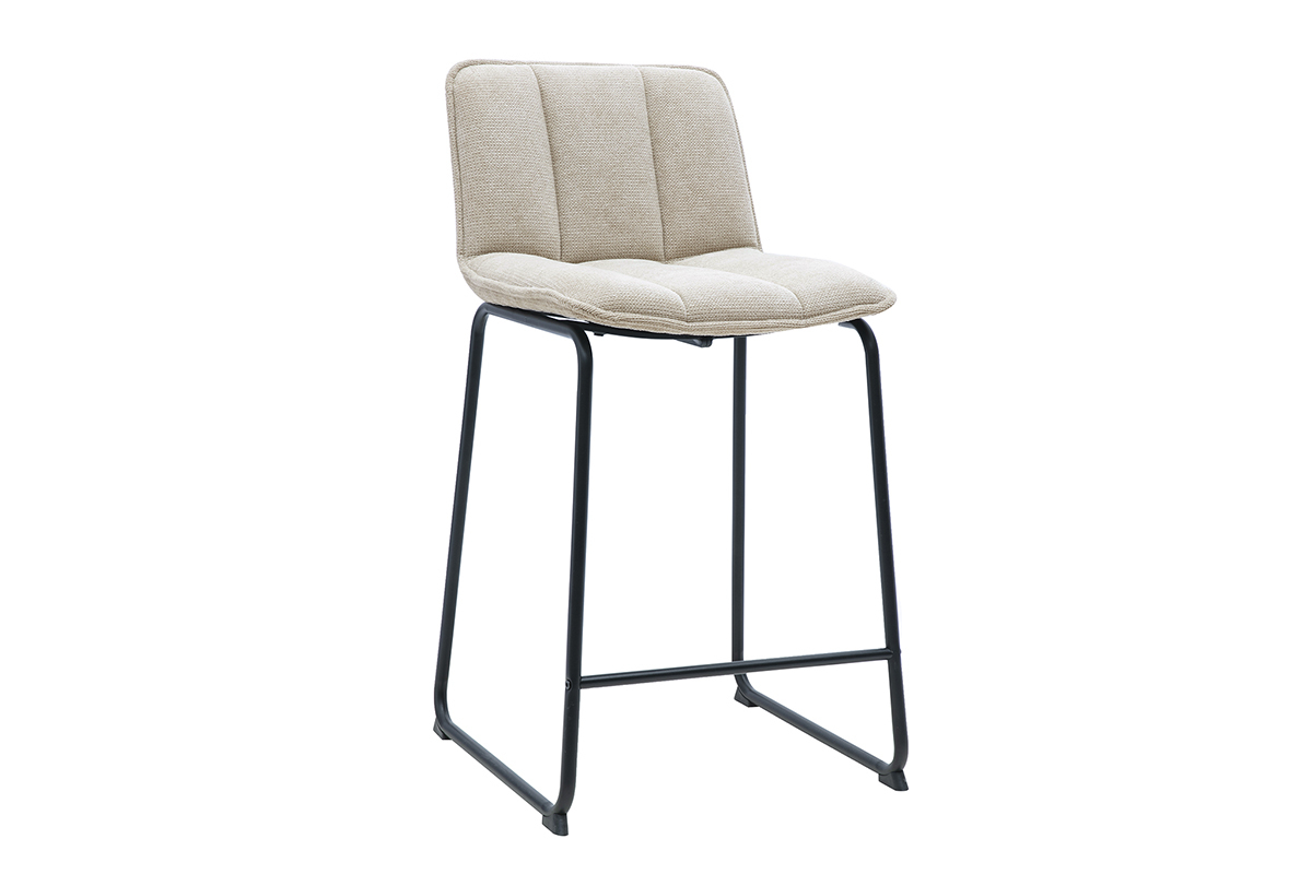 Taburete de bar en tejido chenilla beige y metal negro, vista de 3/4, H65.6 cm.