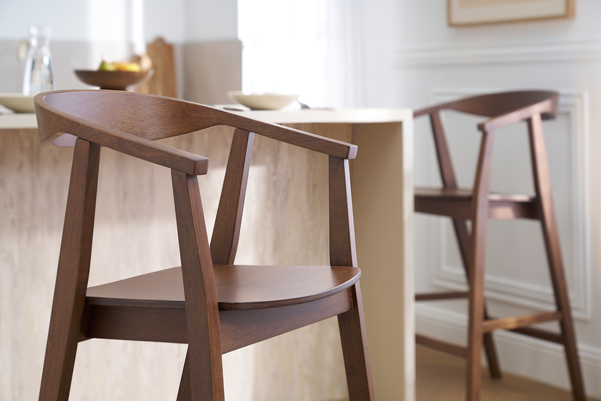 Taburetes de bar escandinavos en madera oscura (lote de 2) BAHIA