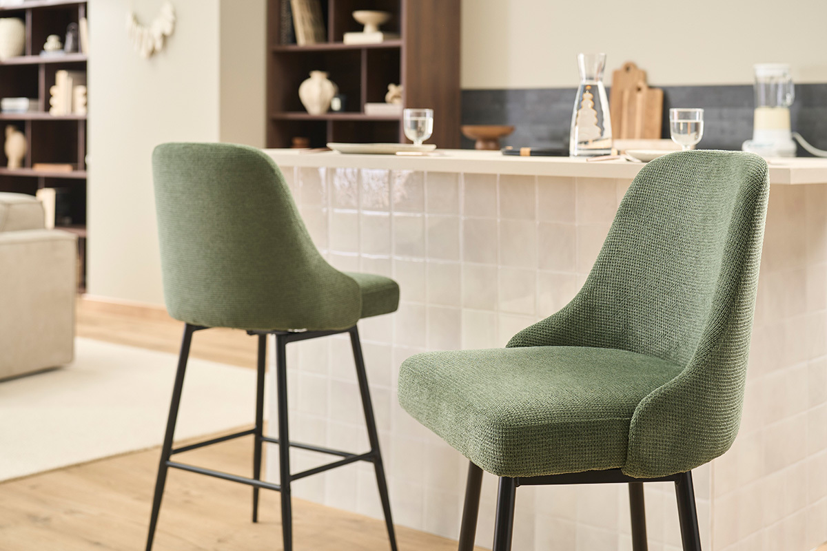 Taburetes de bar giratorios 360� en tejido chenilla verde caqui y metal H66 cm (lote de 2) HASTA