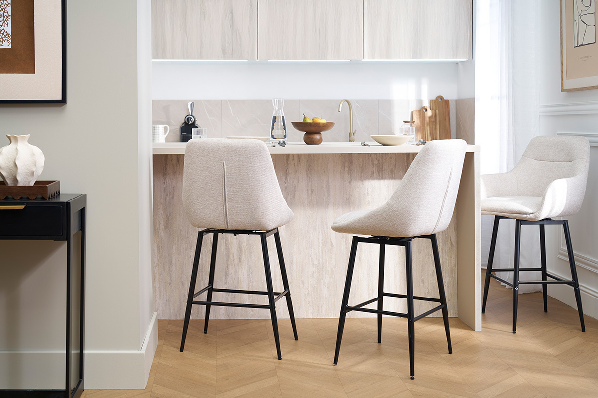 Taburetes de bar giratorios 360� en tela efecto terciopelo texturizado beige y metal H66 cm (juego de 2) ALESS