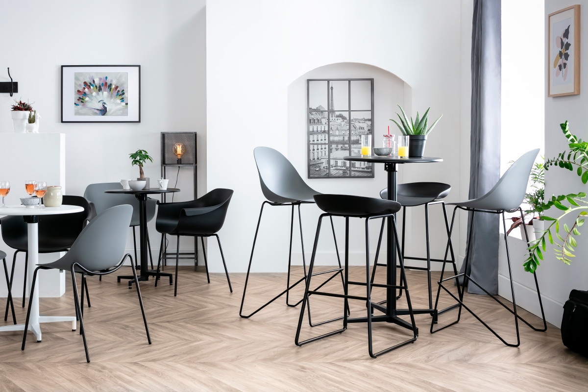 Taburetes de bar modernos negros con patas en metal (lote de 2) PEBBLE