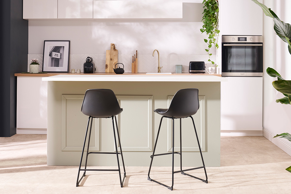 Taburetes de bar modernos negros patas metal 66 cm (lote de 2) FRANZ