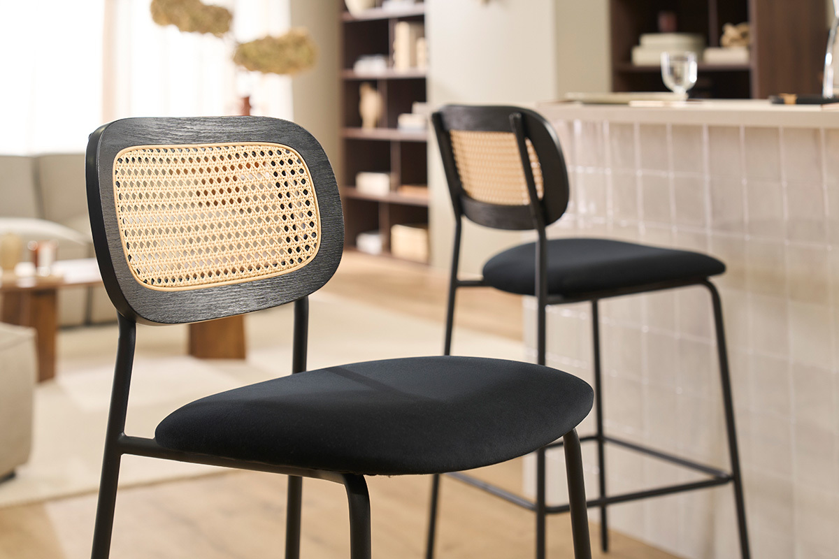 Taburetes de dise�o en terciopelo negro, metal negro y mimbre de rat�n (set de 2) MIRANDA