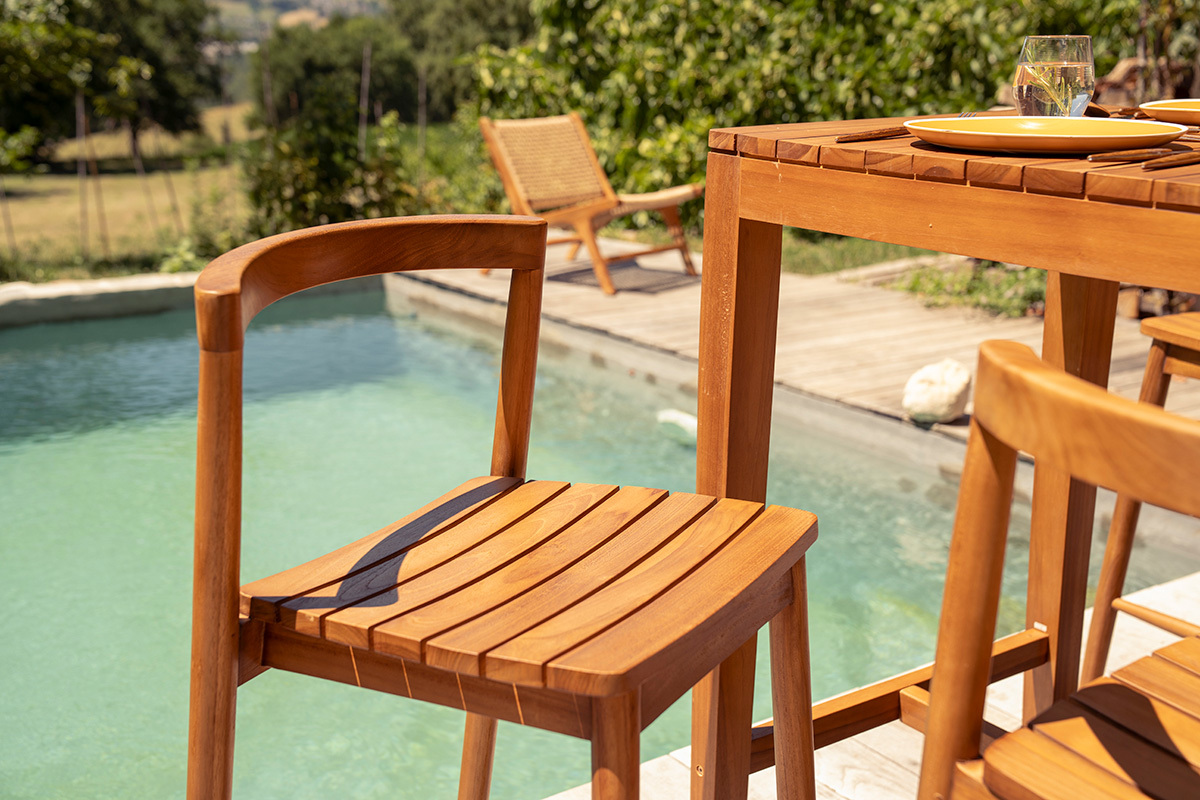 Taburetes de jard�n apilables de madera de teca maciza H70 cm (lote de 2) OMBAK