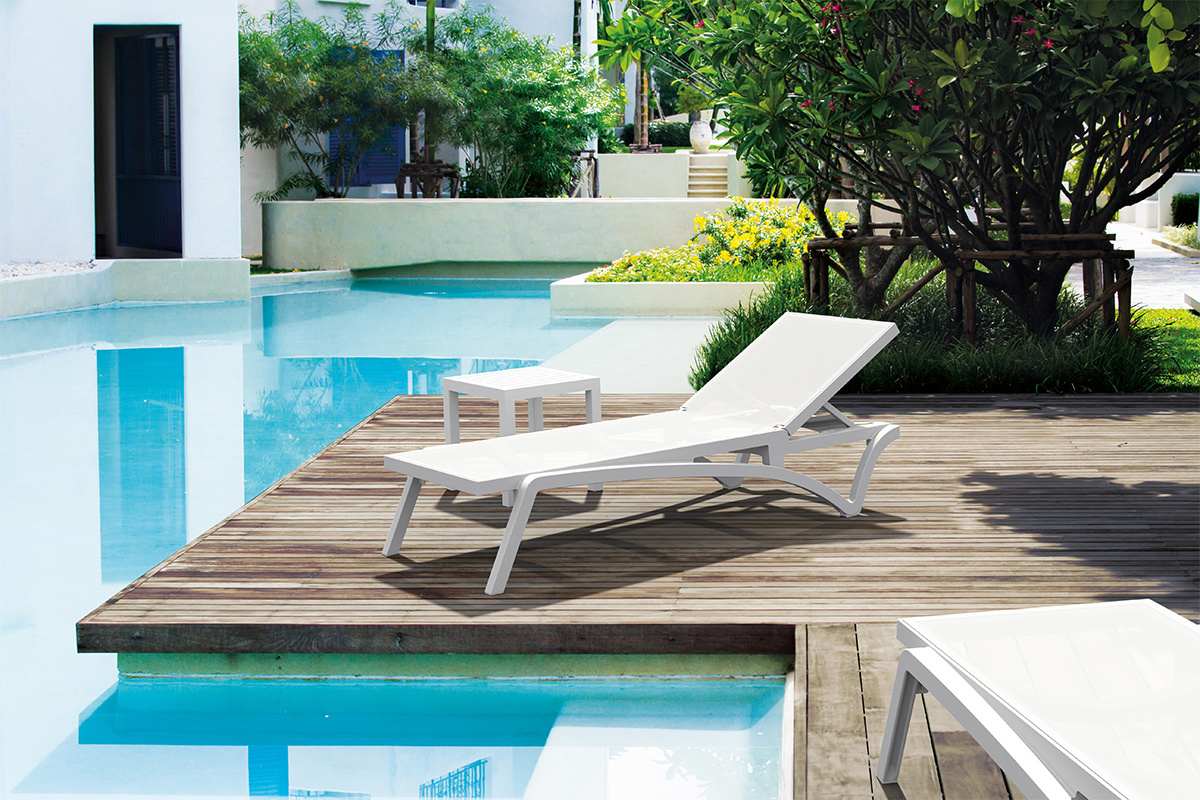 Tumbona ajustable blanca con ruedas CORAIL